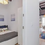Live Like A Local In Eixample 아파트 *