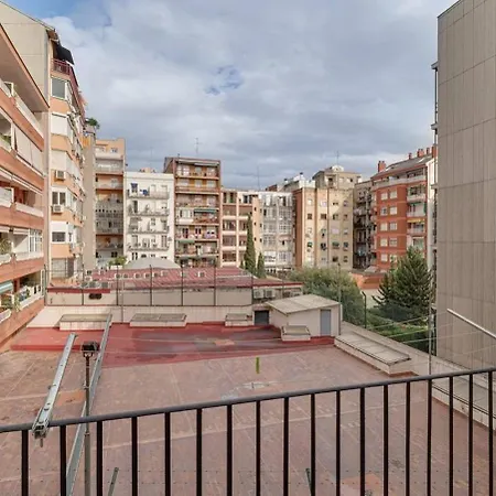 Live Like A Local In Eixample Appartement