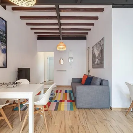 Live Like A Local In Eixample *