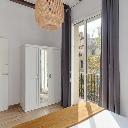Live Like A Local In Eixample * Barcellona