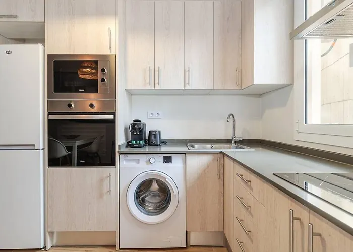 Live Like A Local In Eixample Apartman *