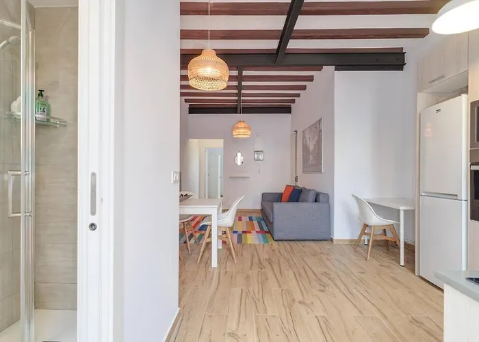 Live Like A Local In Eixample Apartman Barcelona